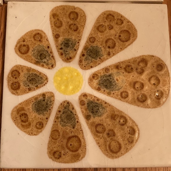 Vintage 60’s Mid Century Vitroceramica Tile Daisy - Picture 3 of 4